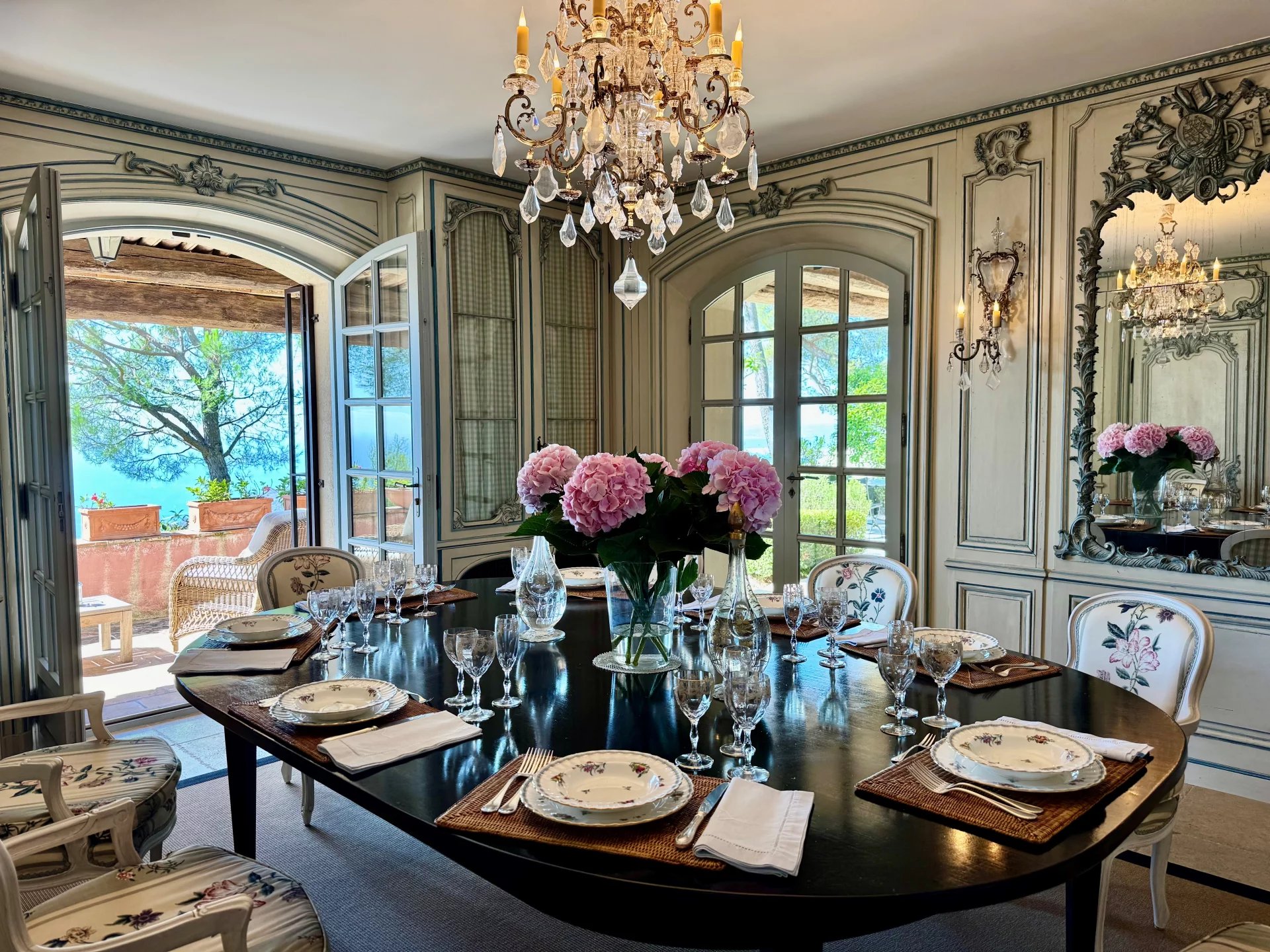 Великолепная вилла 800 кв.м в закрытом домене в Вильфранше, панорамный вид