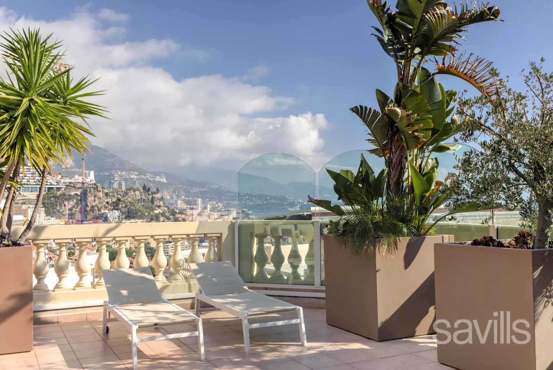 Квартира в Кап дай , терраса 74 кв.м  с видом на княжество Монако