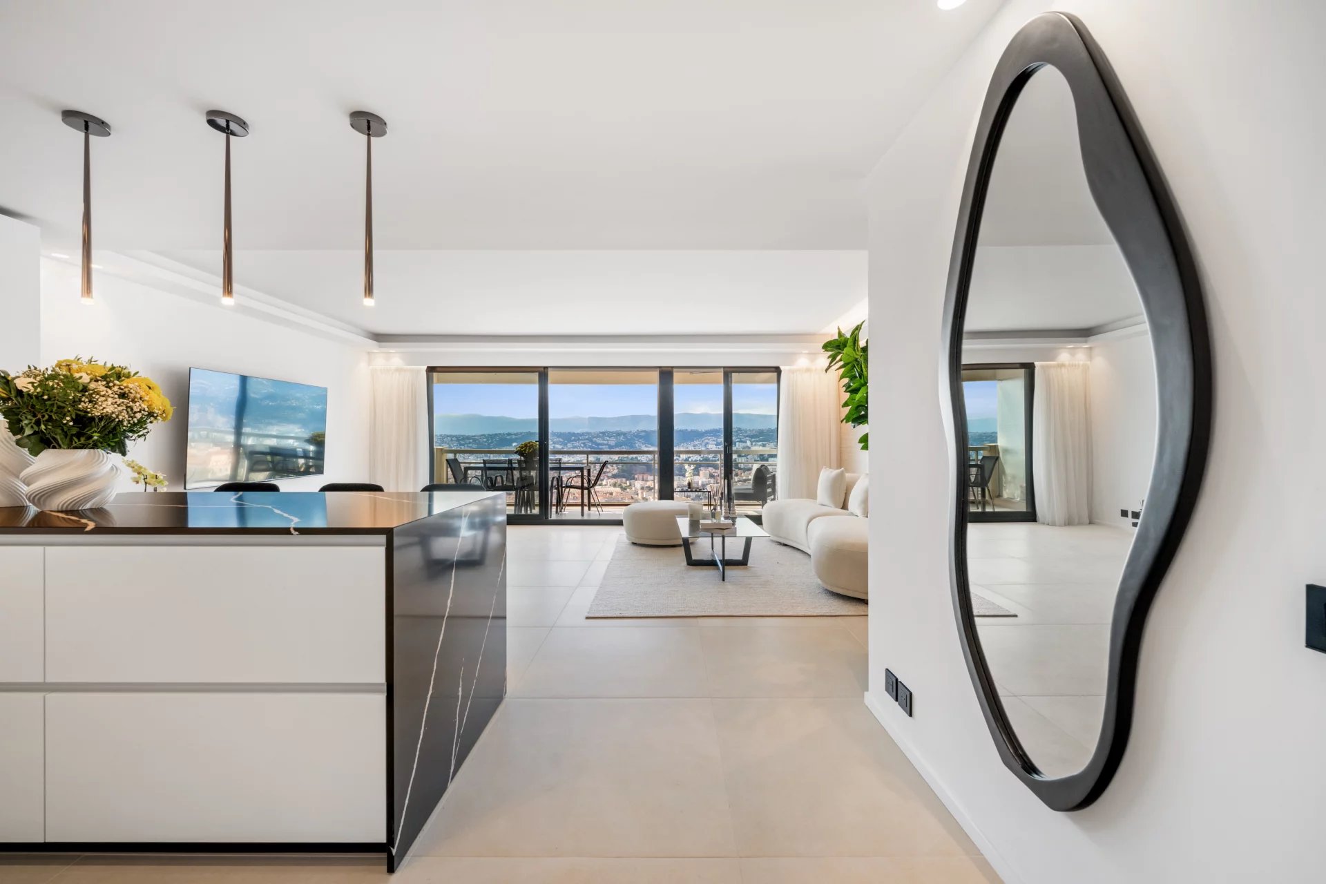 Меблированная квартира на последнем этаже с панорамным видом