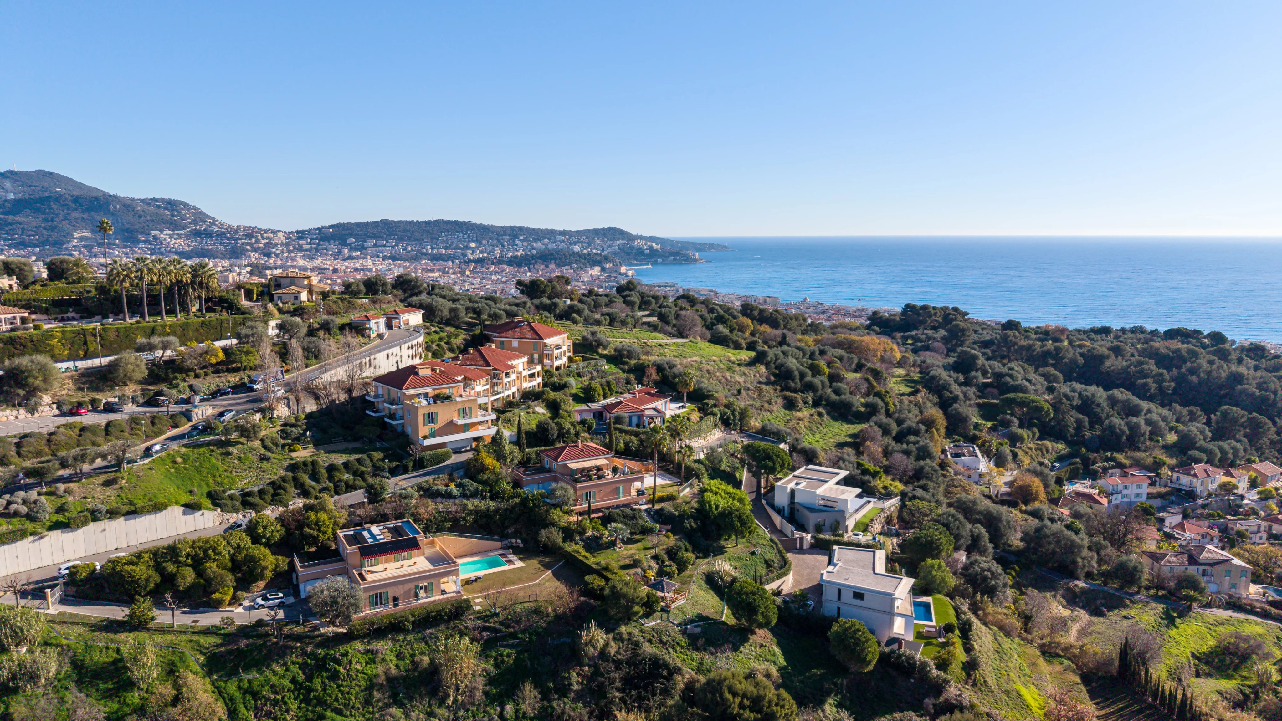 Современная экологичная  вилла в Ницце 