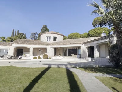 Villa for sale in Gairaut - Nice with a paddle court : gated estate, 7 bedrooms , 4300 sqm garden
