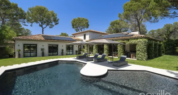 Elegant Contemporary Property — real estate on the French Riviera — photo 1