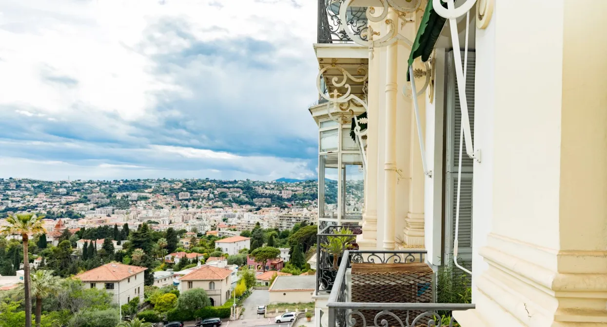 Apartment with panoramic view and dominating sea and city — real estate on the French Riviera — photo 32