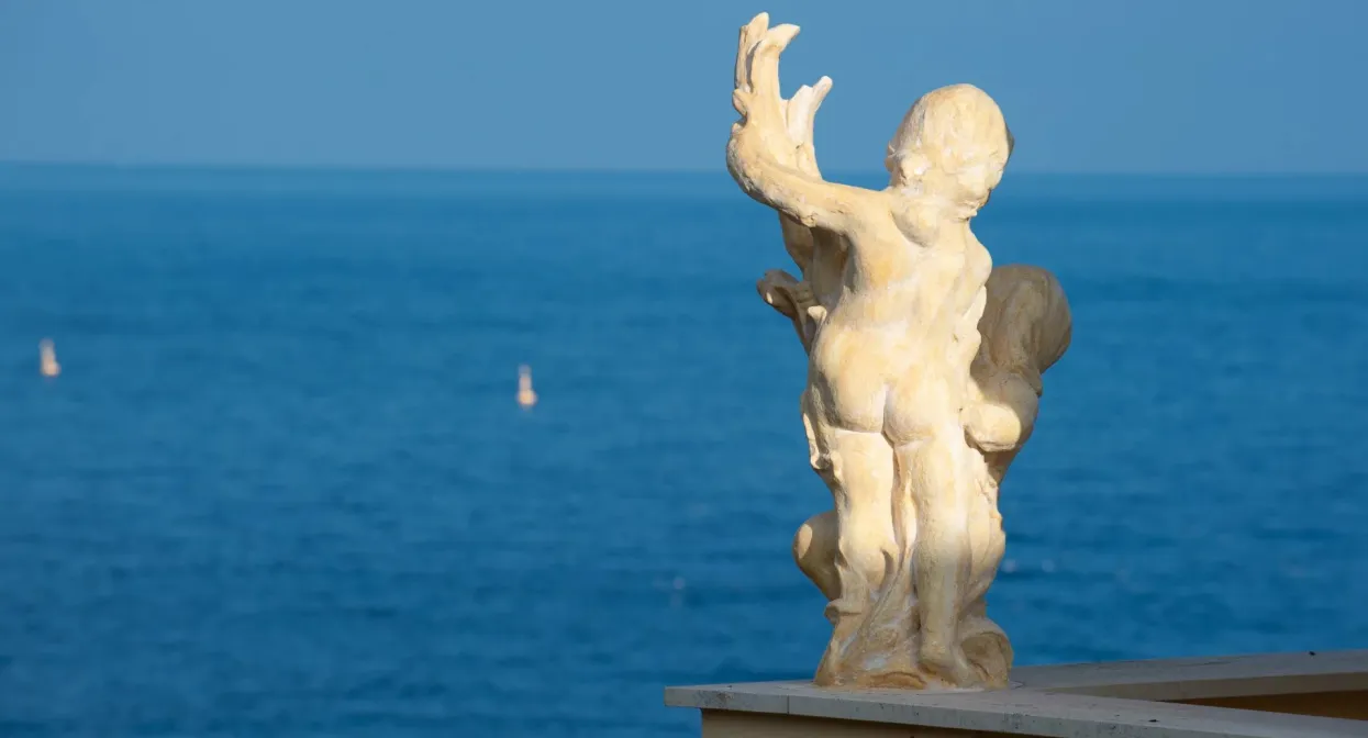 Unique penthouse with terraces and sea views — real estate on the French Riviera — photo 65