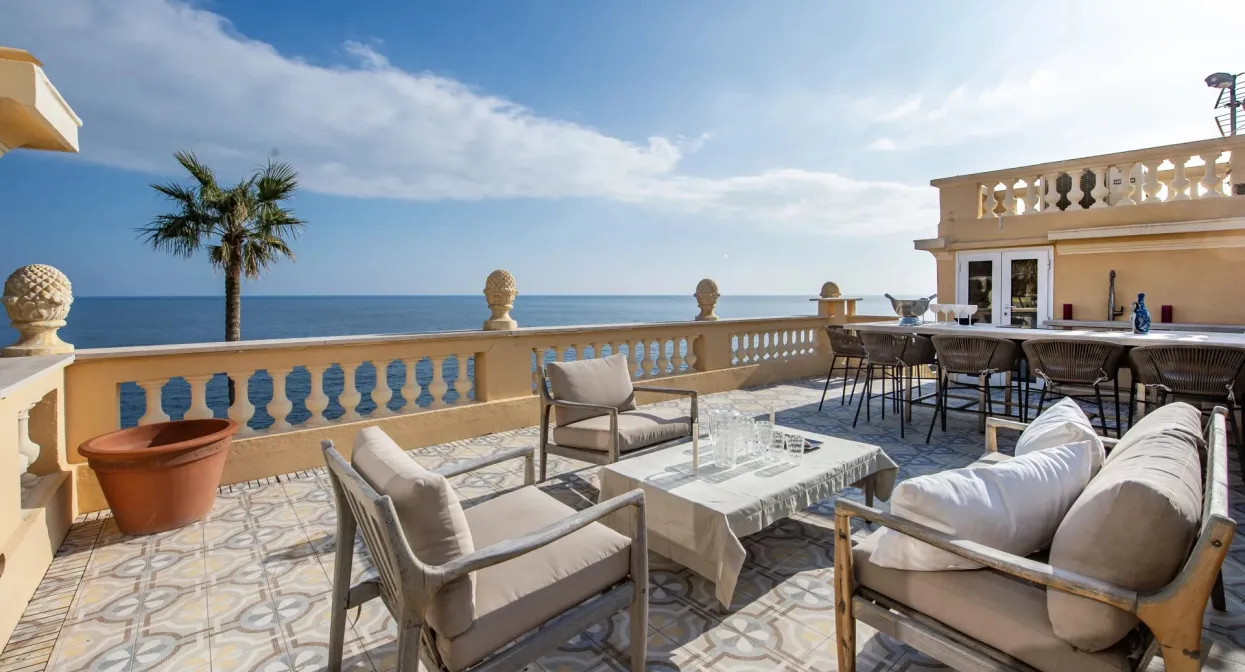 Unique penthouse with terraces and sea views — real estate on the French Riviera — photo 40