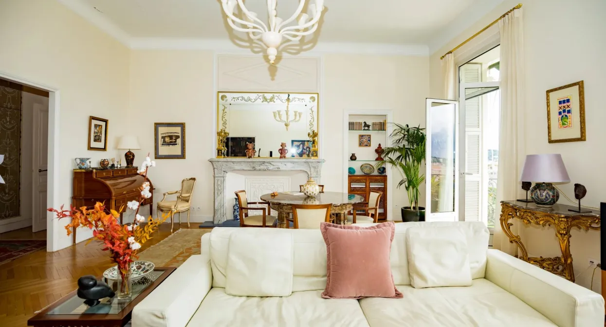 Apartment with panoramic view and dominating sea and city — real estate on the French Riviera — photo 11