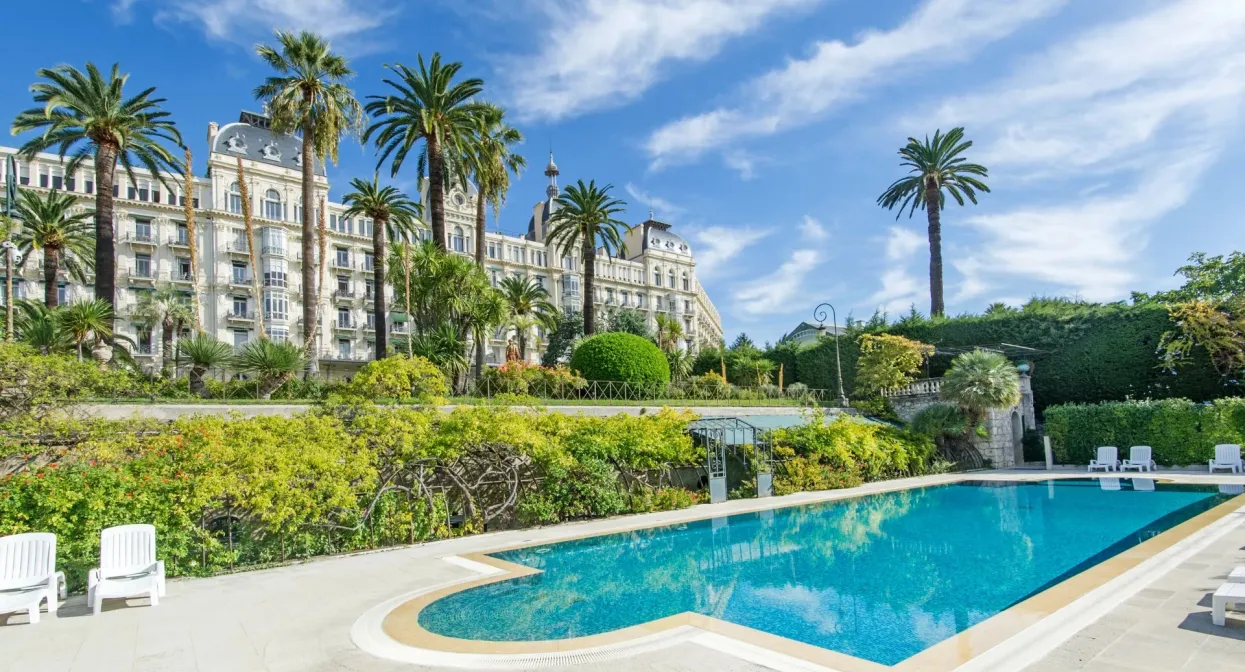 Apartment with panoramic view and dominating sea and city — real estate on the French Riviera — photo 5