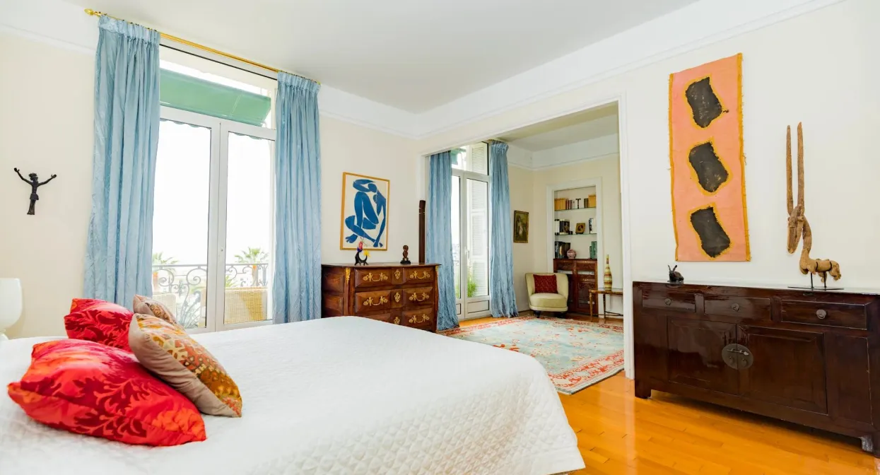 Apartment with panoramic view and dominating sea and city — real estate on the French Riviera — photo 23