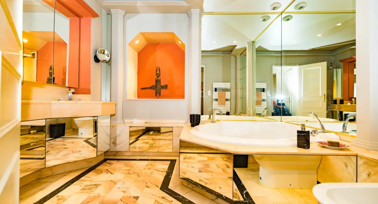 Apartment with panoramic view and dominating sea and city — real estate on the French Riviera — photo 18
