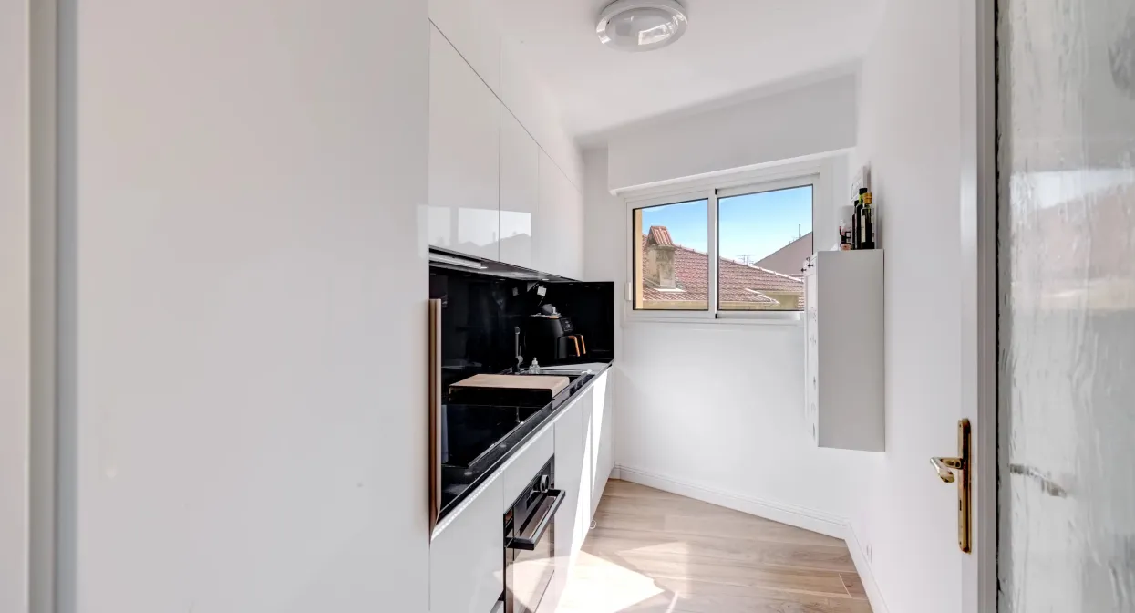 Prestigious Apartment with Panoramic Sea Views — real estate on the French Riviera — photo 10