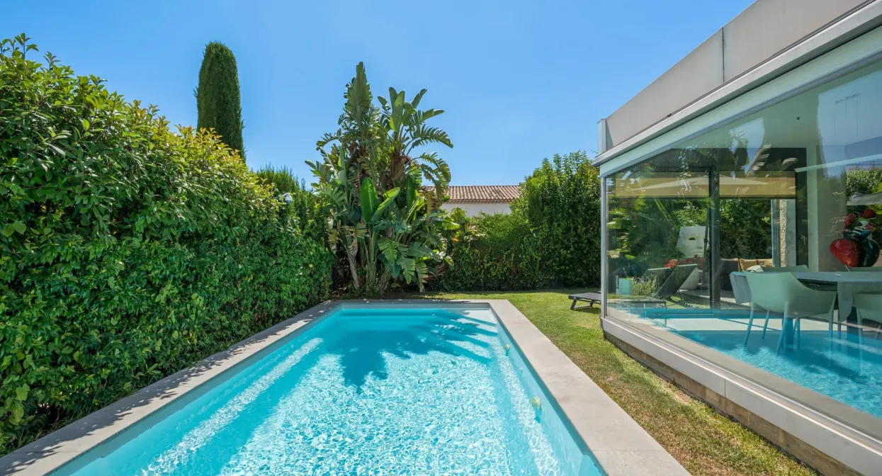 Charming semi-detached villa with pool — real estate on the French Riviera — photo 25