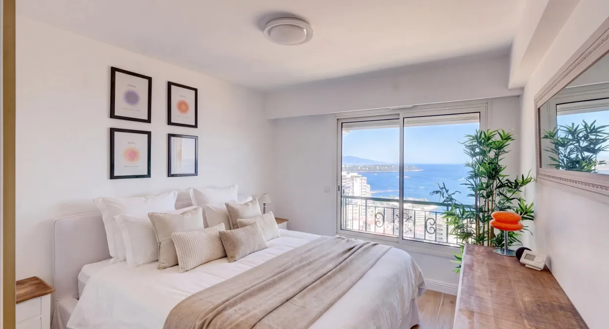 Prestigious Apartment with Panoramic Sea Views — real estate on the French Riviera — photo 6