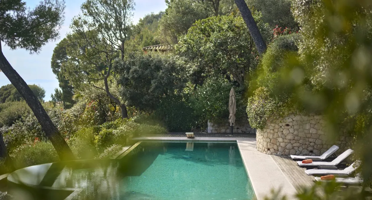An elegant home nestled within a private estate — real estate on the French Riviera — photo 2