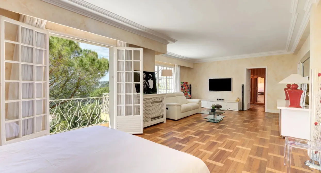 Villa in a private estate close to all amenities — real estate on the French Riviera — photo 8