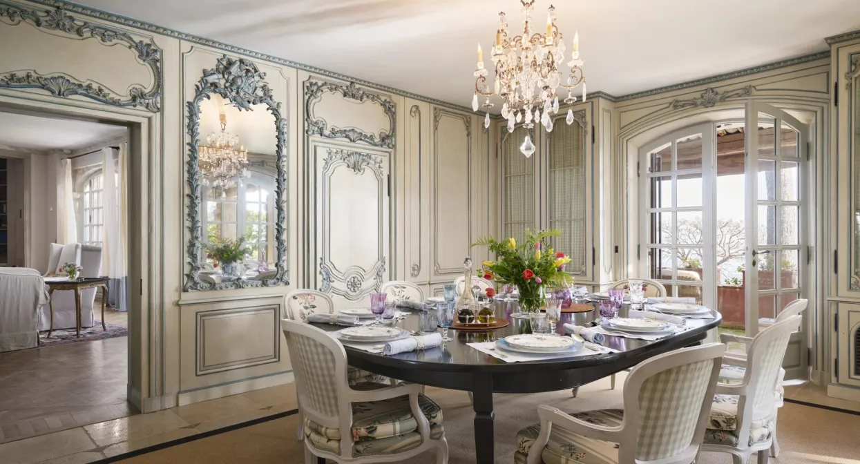An elegant home nestled within a private estate — real estate on the French Riviera — photo 14