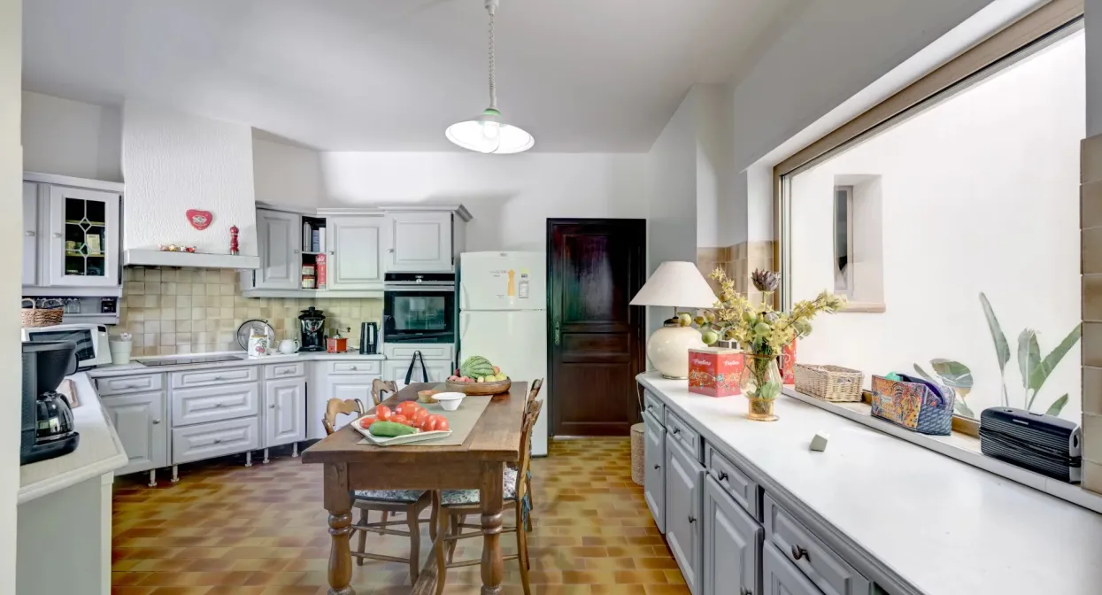 Secure domain with sea view and landscaped garden — real estate on the French Riviera — photo 6