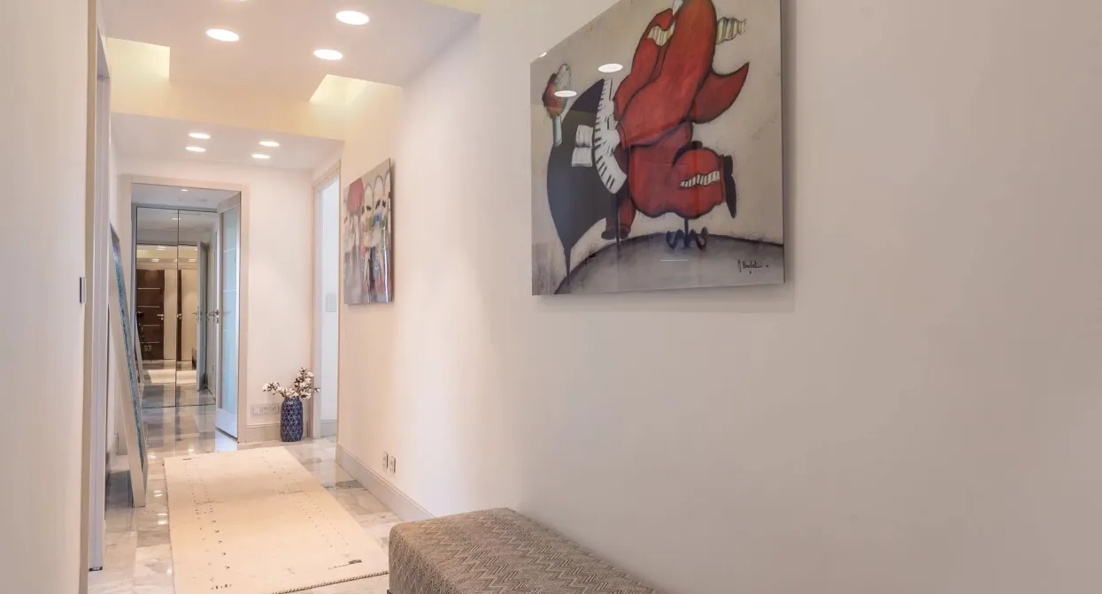 2 bedroom apartment with 25 sq m sea view terrace — real estate on the French Riviera — photo 9