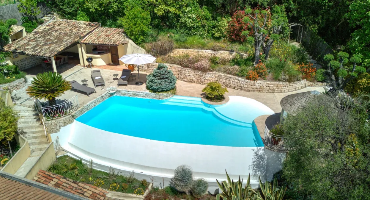 Villa in a private estate close to all amenities — real estate on the French Riviera — photo 6