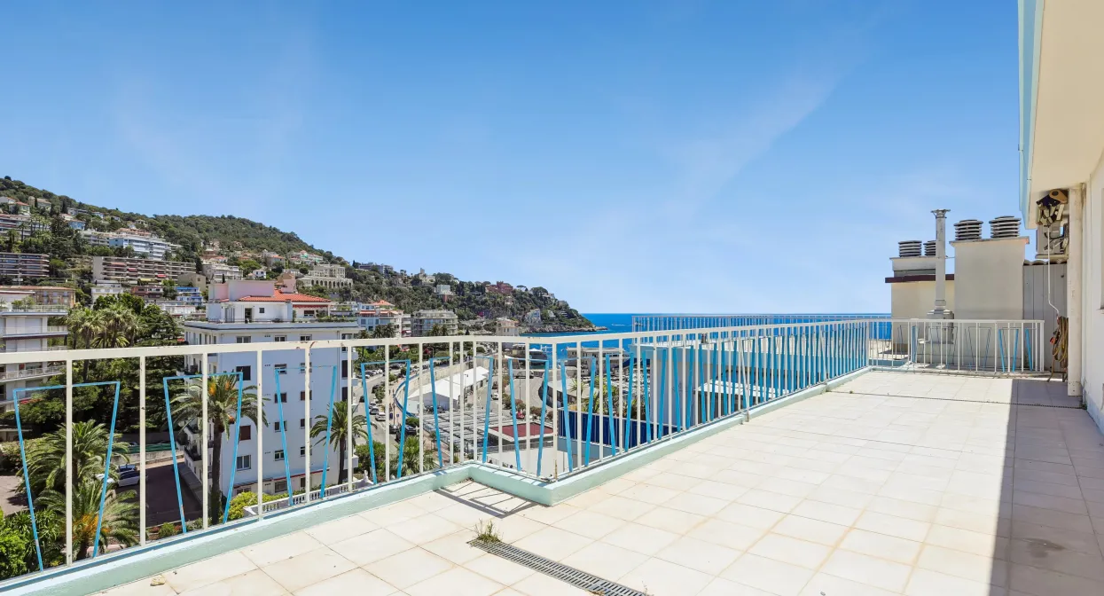 Waterfront Penthouse with 150 sq m terrace — real estate on the French Riviera — photo 8