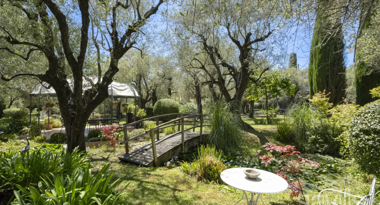An exceptional estate in the heart of Provence — real estate on the French Riviera — photo 15