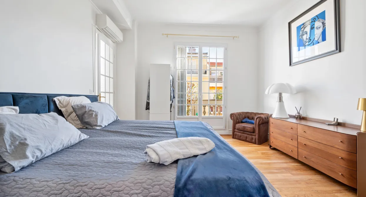 Elegant and refurbished penthouse in Les Musiciens — real estate on the French Riviera — photo 15
