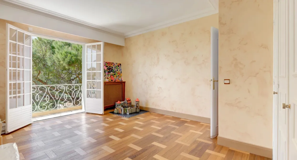Villa in a private estate close to all amenities — real estate on the French Riviera — photo 18
