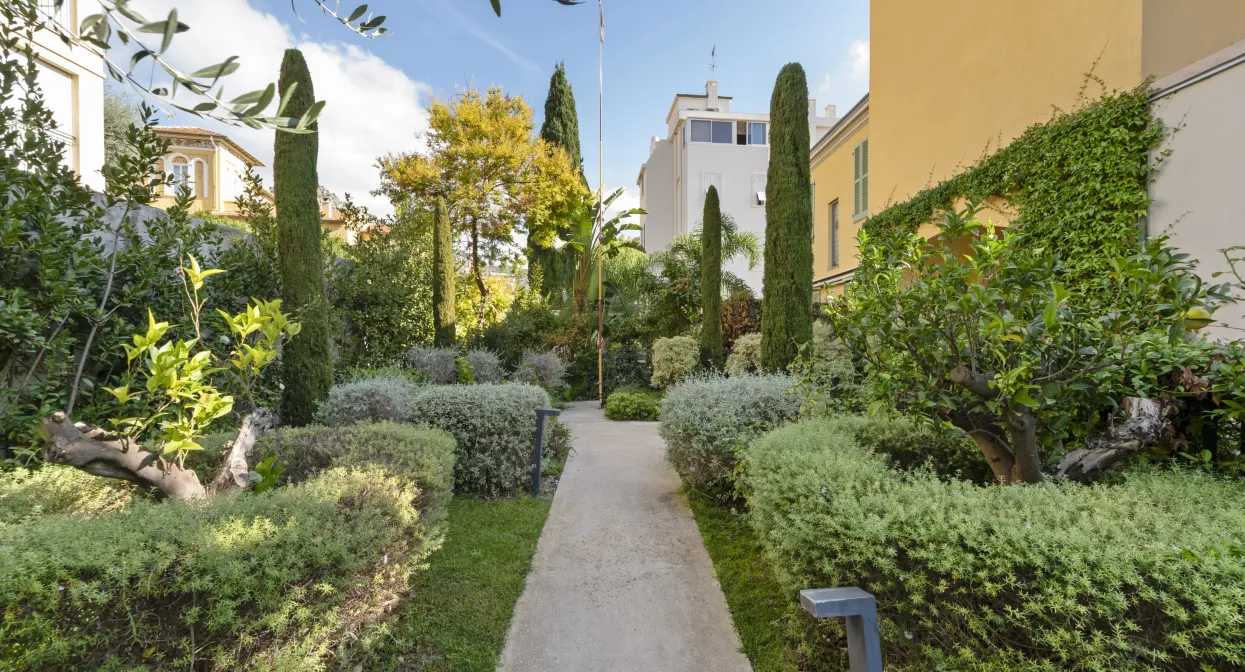 Beaulieu-sur-Mer — The Privacy of a Garden, the Elegance of a Coveted Address — real estate on the French Riviera — photo 28