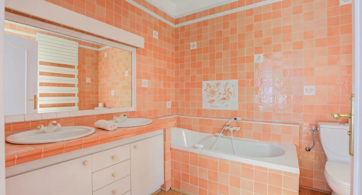Villa in a private estate close to all amenities — real estate on the French Riviera — photo 19