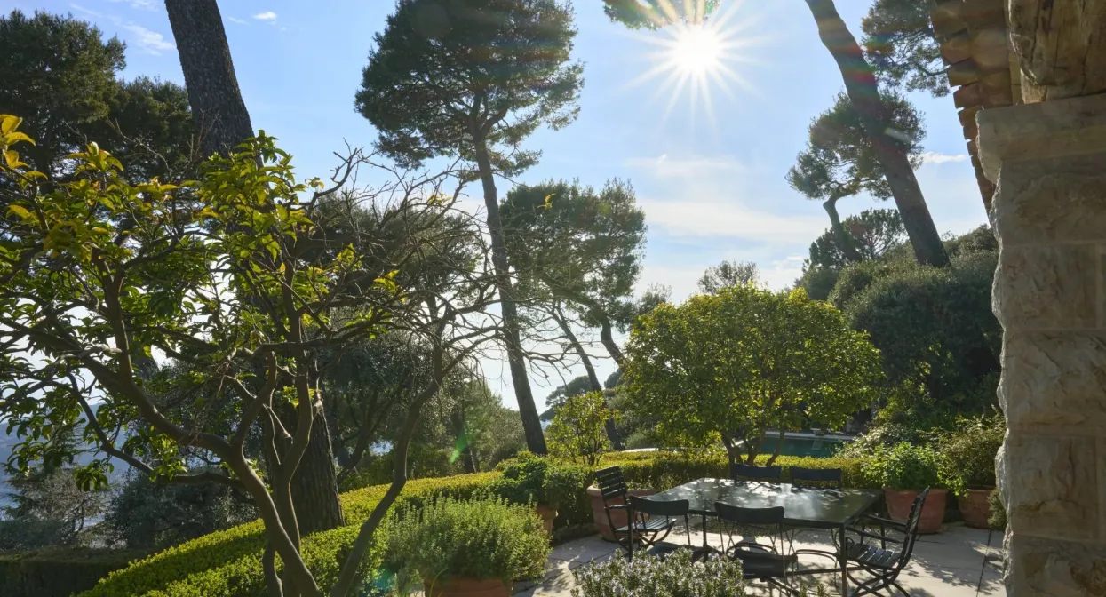 An elegant home nestled within a private estate — real estate on the French Riviera — photo 22