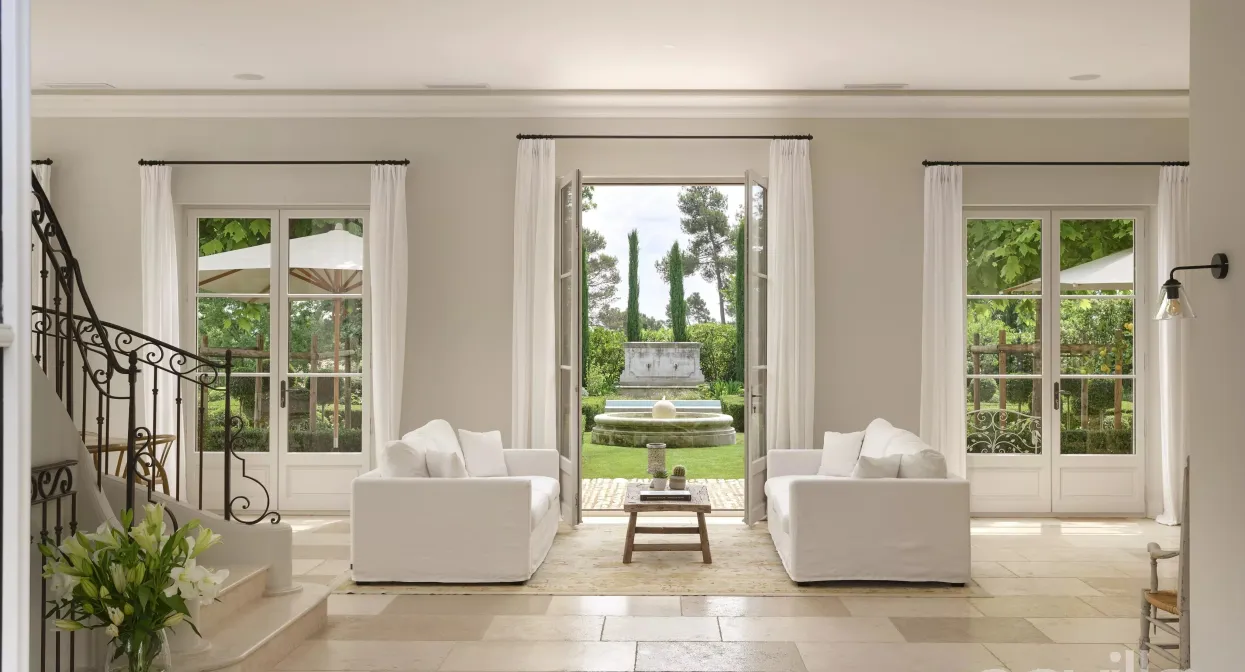 An exceptional estate in landscaped grounds — real estate on the French Riviera — photo 2