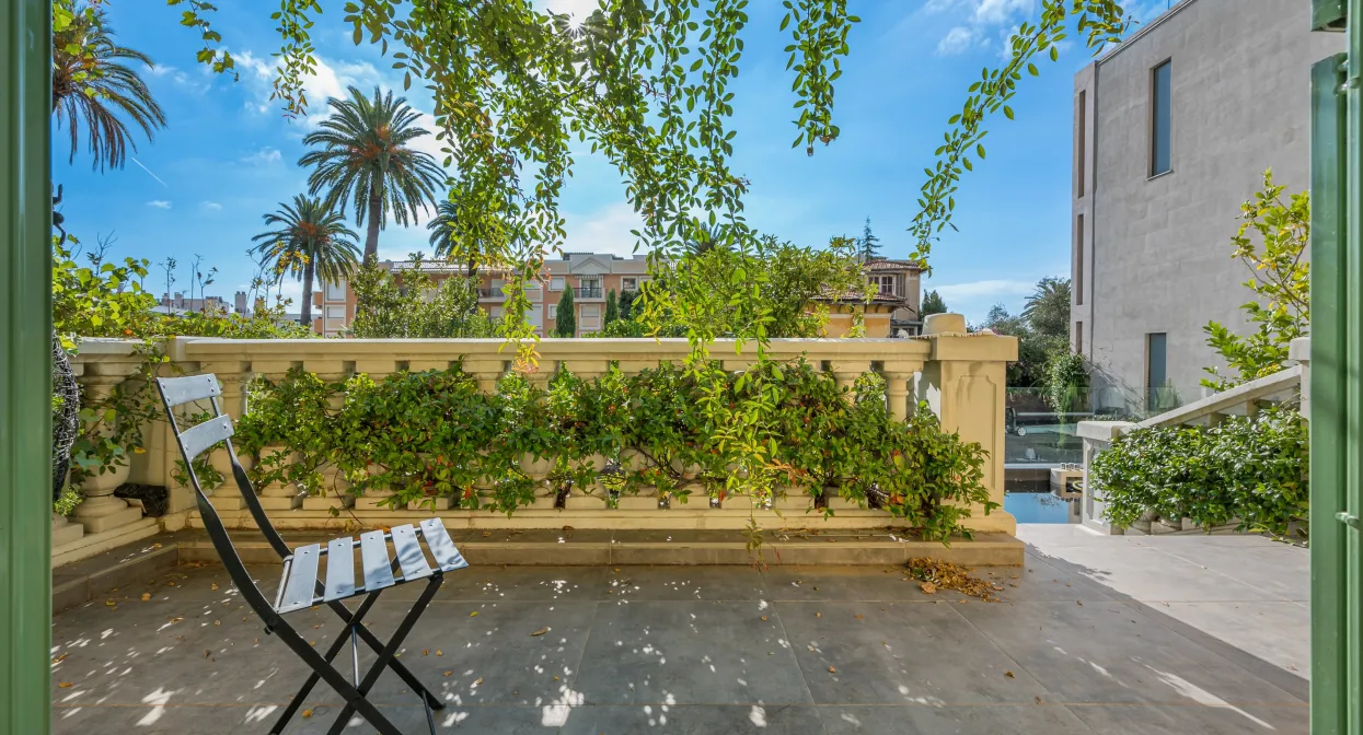 Beaulieu-sur-Mer — The Privacy of a Garden, the Elegance of a Coveted Address — real estate on the French Riviera — photo 2