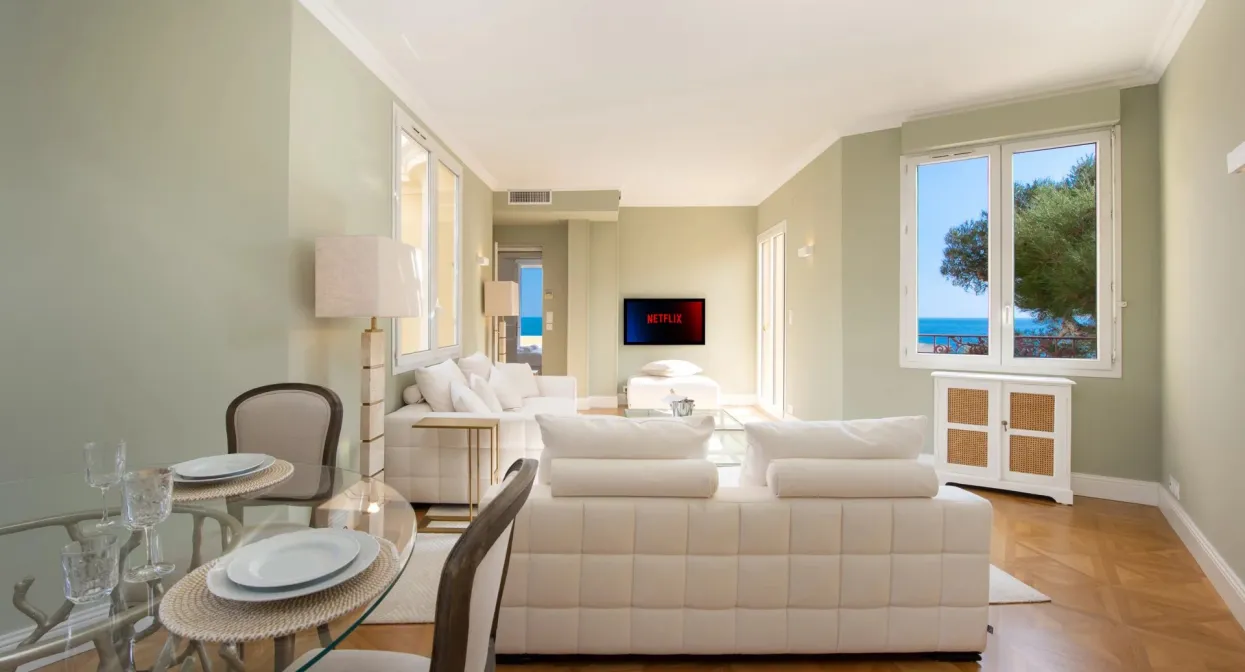 Unique penthouse with terraces and sea views — real estate on the French Riviera — photo 32