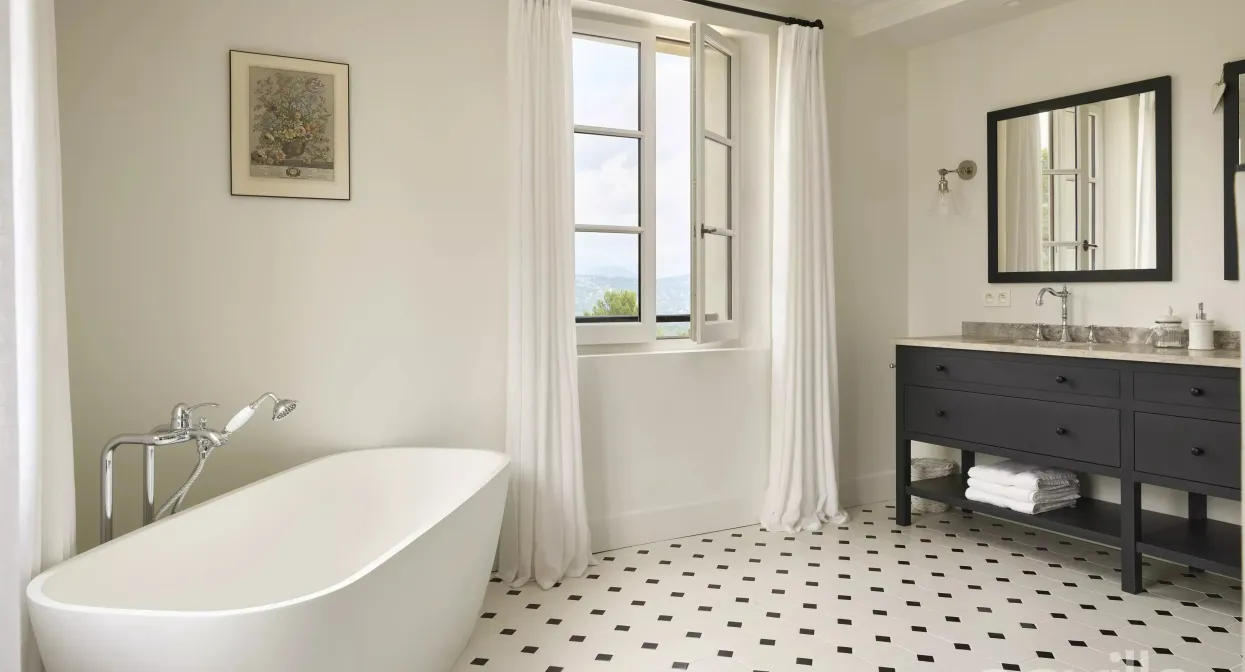 An exceptional estate in landscaped grounds — real estate on the French Riviera — photo 17