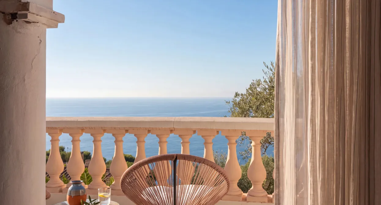 An exceptional villa overlooking the Mediterranean — real estate on the French Riviera — photo 13