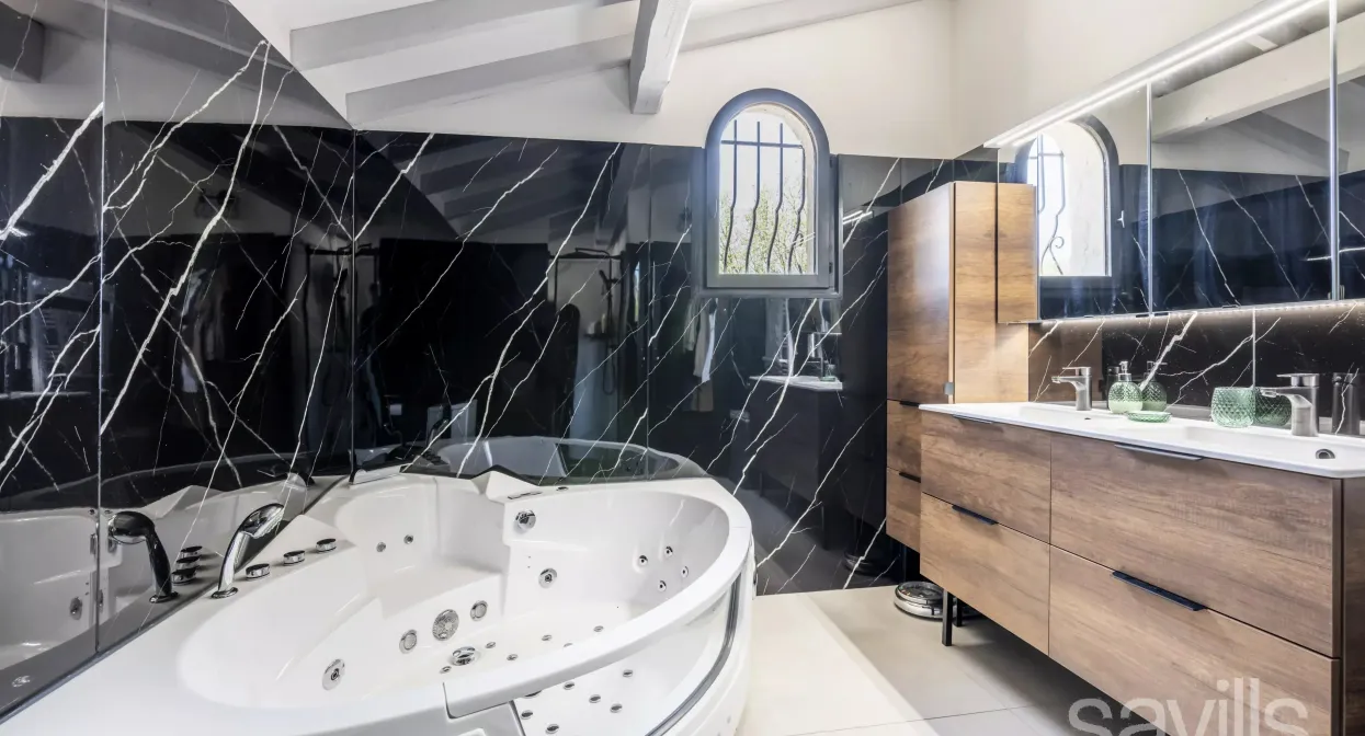 Renovated Exceptional Property – Absolute Peace and Quiet — real estate on the French Riviera — photo 10