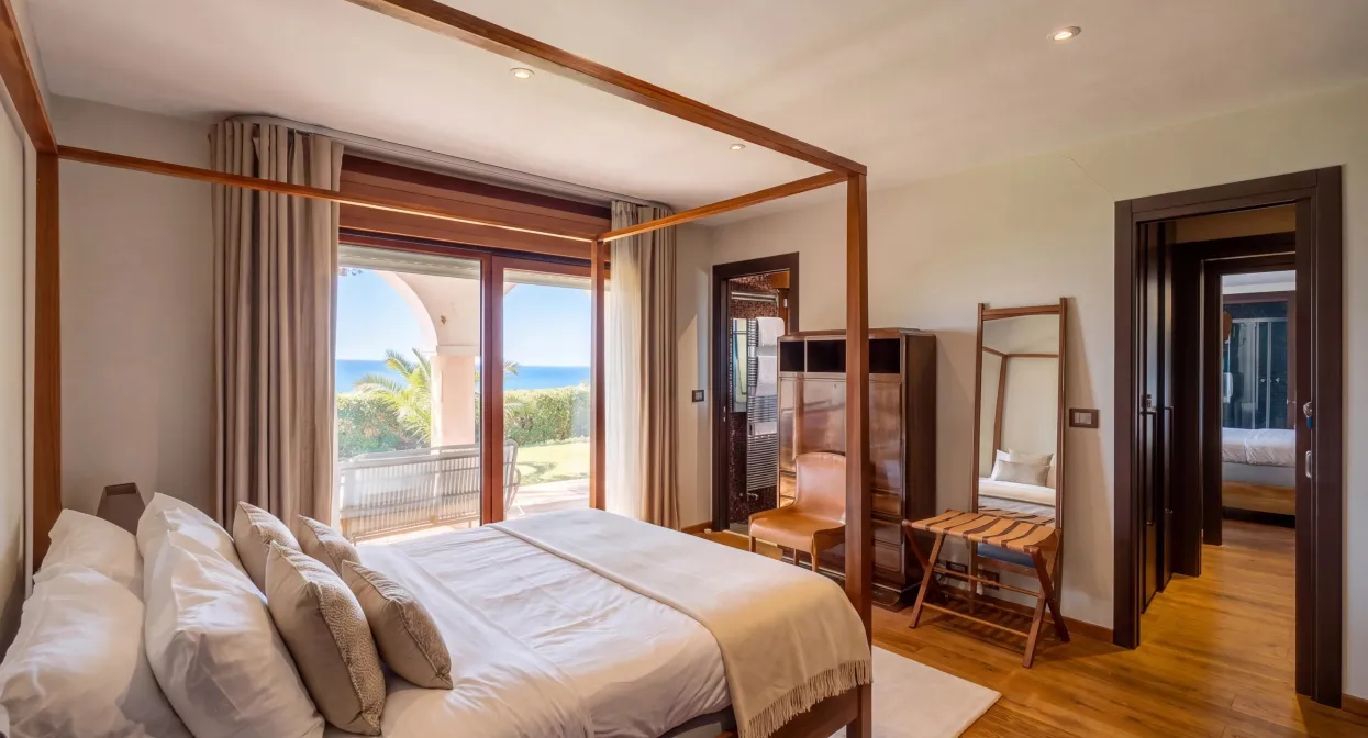 An exceptional villa overlooking the Mediterranean — real estate on the French Riviera — photo 20