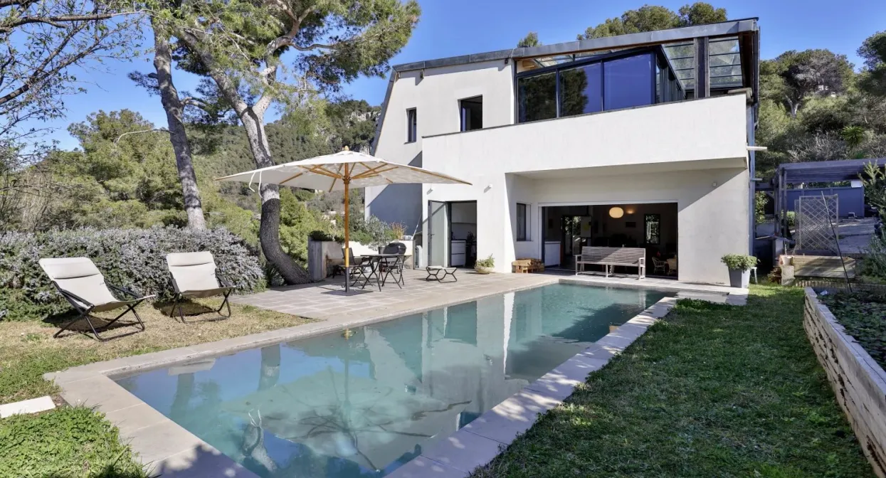 Architect-designed villa in absolute calm — real estate on the French Riviera — photo 10