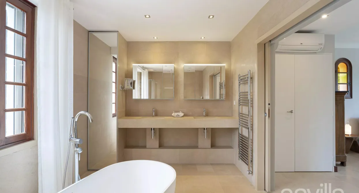 An Exceptional Estate in the Heart of Mougins — real estate on the French Riviera — photo 9