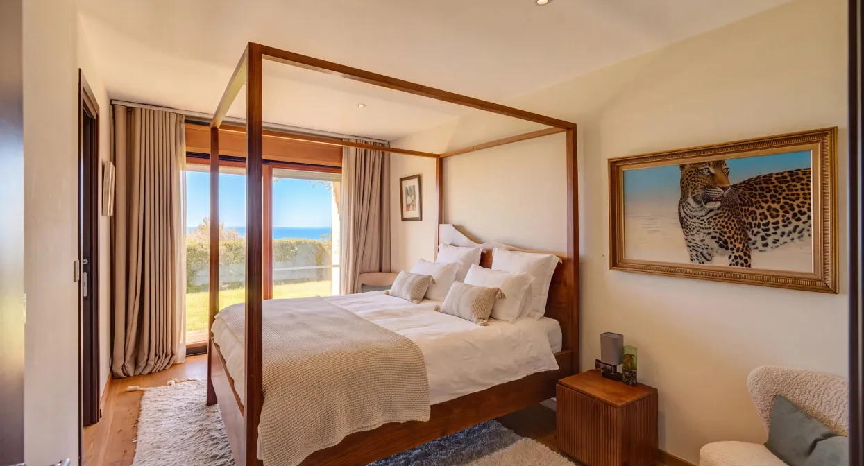 An exceptional villa overlooking the Mediterranean — real estate on the French Riviera — photo 6