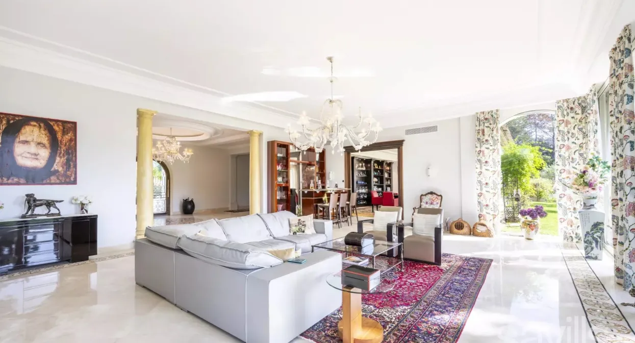 Exceptional property in a private green haven — real estate on the French Riviera — photo 11