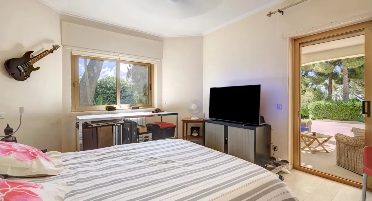 Secure domain with sea view and landscaped garden — real estate on the French Riviera — photo 15