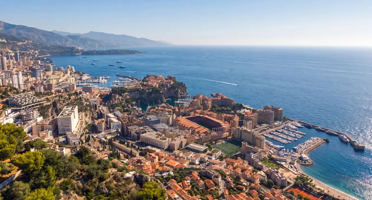 An exceptional villa overlooking the Mediterranean — real estate on the French Riviera — photo 25