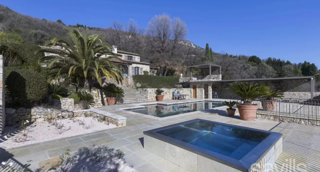 An Exceptional Provençal Bastide — real estate on the French Riviera — photo 12