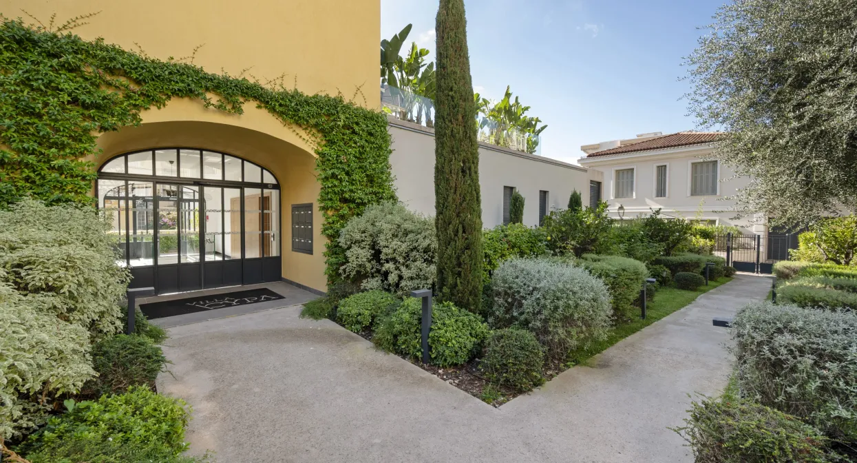 Beaulieu-sur-Mer — The Privacy of a Garden, the Elegance of a Coveted Address — real estate on the French Riviera — photo 10