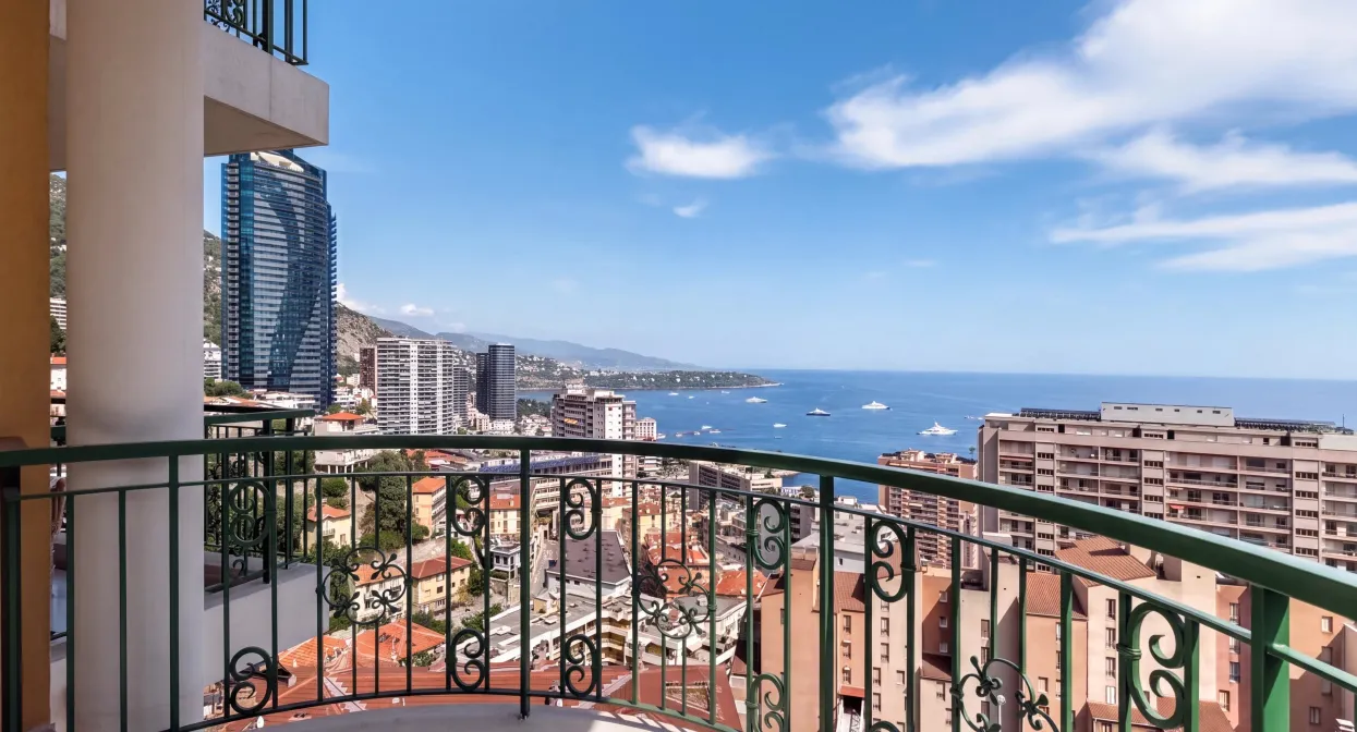 Prestigious Apartment with Panoramic Sea Views — real estate on the French Riviera — photo 11