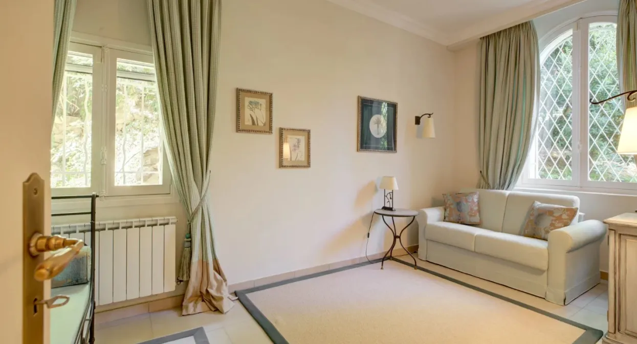 Villa in Cannes near the beach — real estate on the French Riviera — photo 11