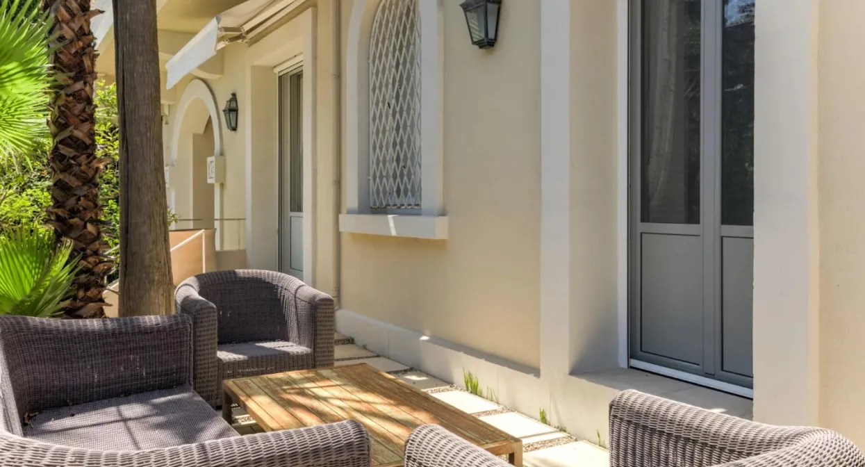 Villa in Cannes near the beach — real estate on the French Riviera — photo 12
