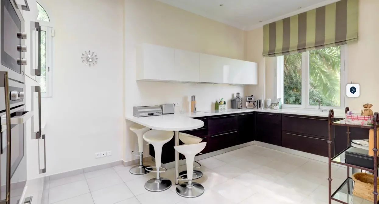 Villa in Cannes near the beach — real estate on the French Riviera — photo 6