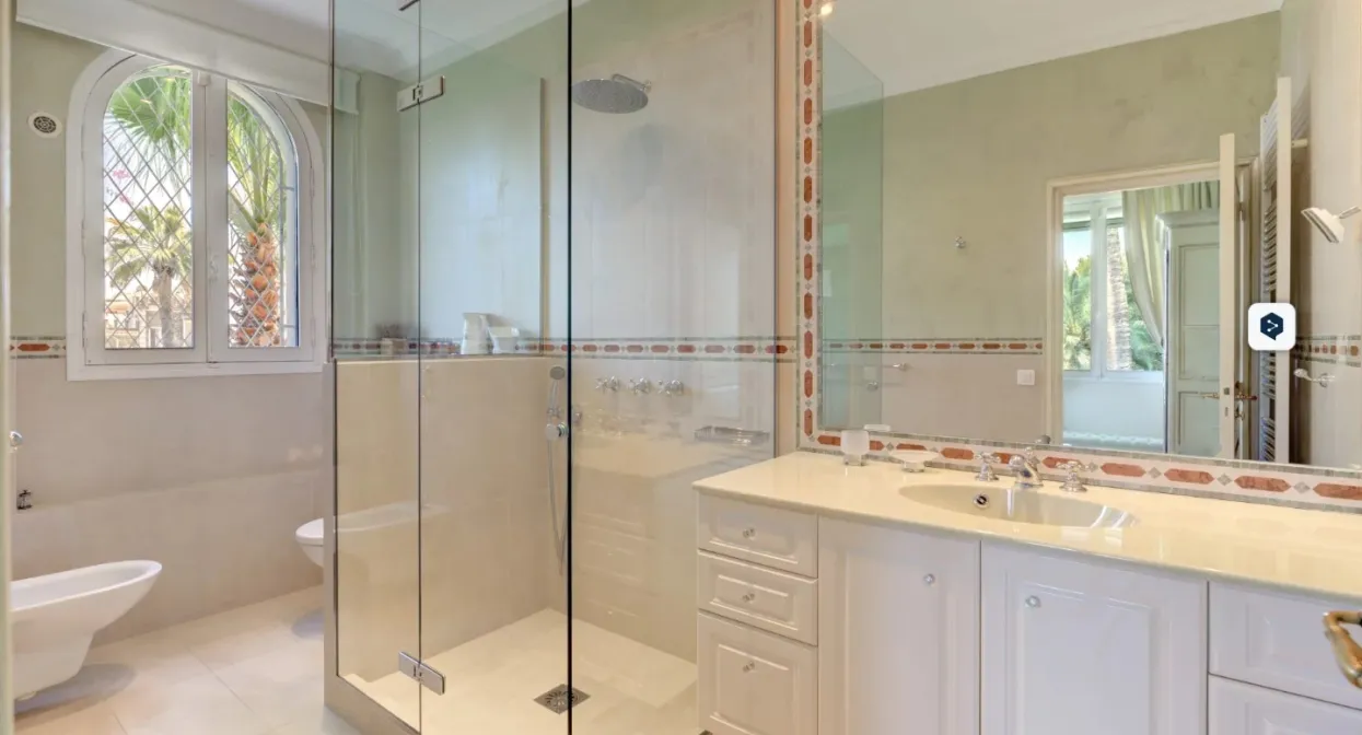 Villa in Cannes near the beach — real estate on the French Riviera — photo 7