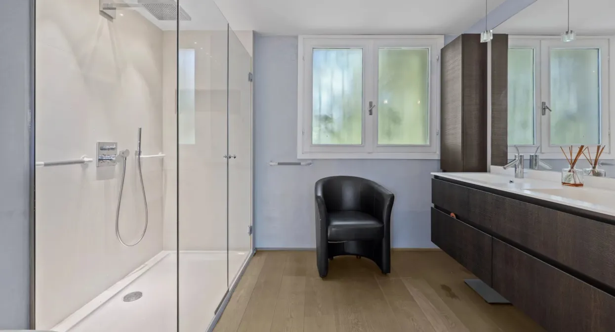 Charming semi-detached villa with pool — real estate on the French Riviera — photo 16